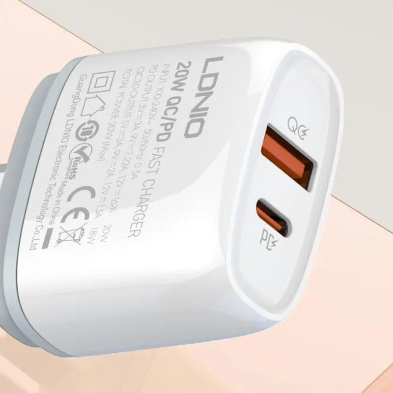 LDNIO mini gyorstöltő USB és USB-C kimenettel, USB-C kábellel, 20W